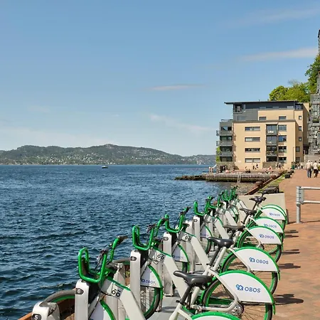 Sea-kissed Elegance: Your City Retreat Appartement *